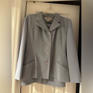 Larry Levine Skirt Skirt Suit, size 16